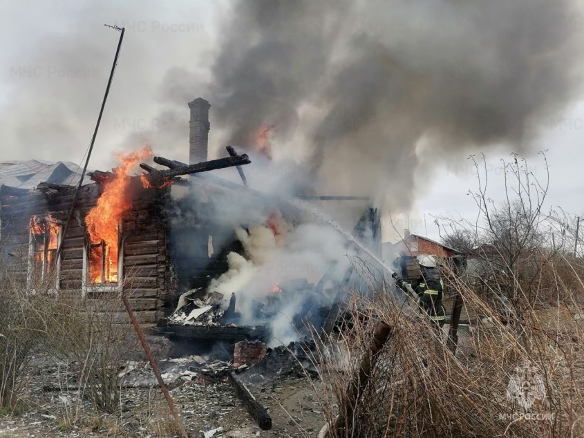Жилой дом сгорел в Калужской области