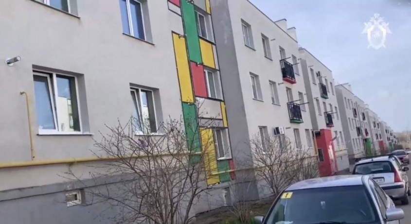 В Калуге четырехлетняя девочка выпала из окна