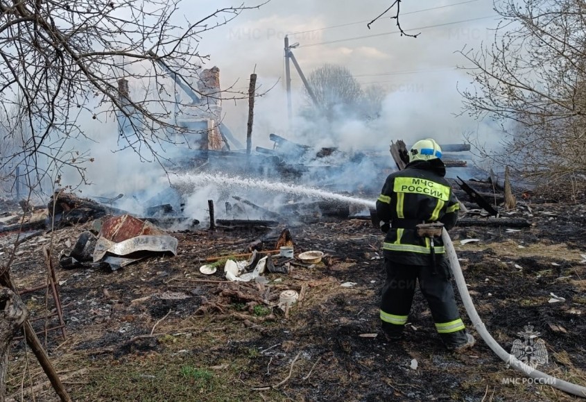 Жилой дом сгорел в Калужской области